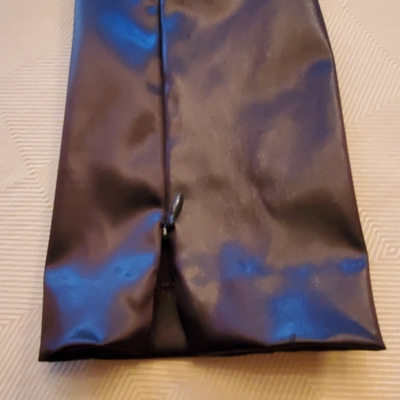 Theory Vegan Leather Skinny Pants - Picture 2 of 6